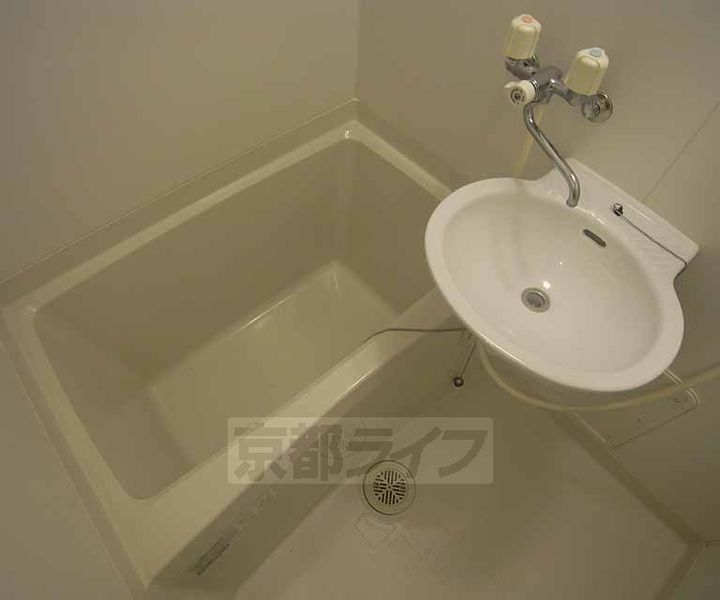 京都府京都市西京区樫原芋峠の賃貸アパートの風呂