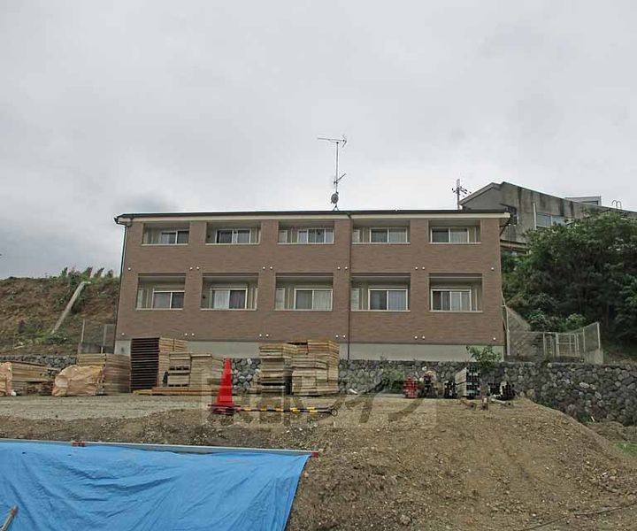 京都府京都市西京区松尾上ノ山町の賃貸アパートの外観