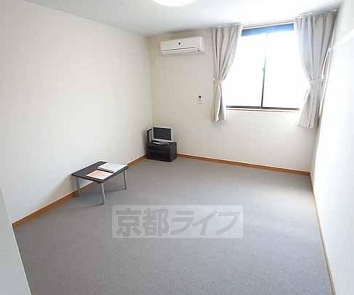 京都府京都市西京区桂上豆田町の賃貸アパートの居間