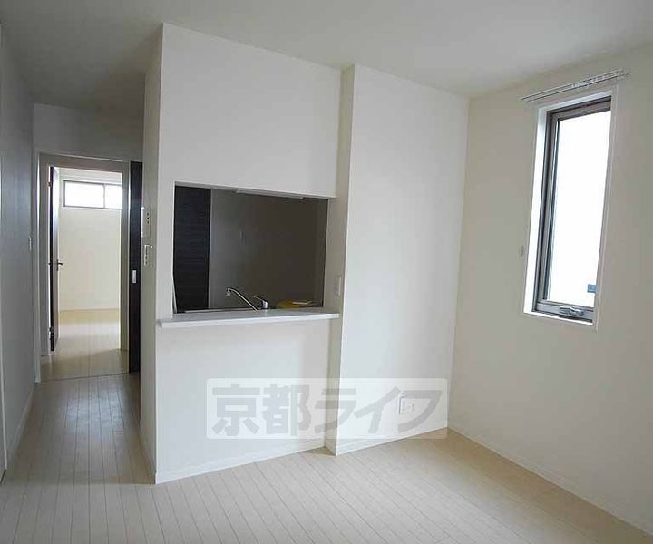 京都府京都市西京区桂久方町の賃貸アパートの居間