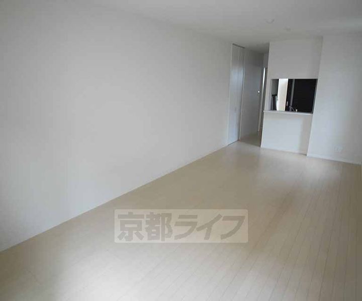 京都府京都市西京区桂久方町の賃貸アパートの居間