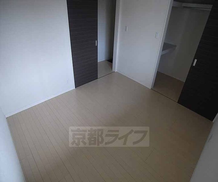 京都府京都市西京区桂久方町の賃貸アパートの居間