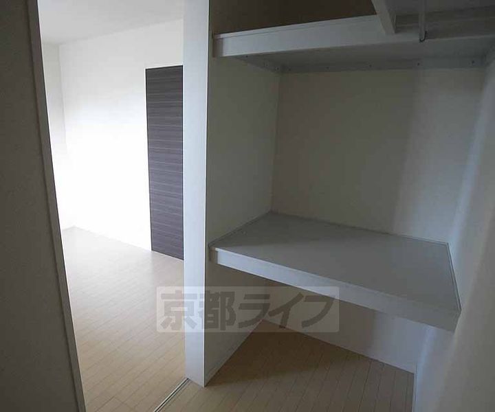 京都府京都市西京区桂久方町の賃貸アパートの内装