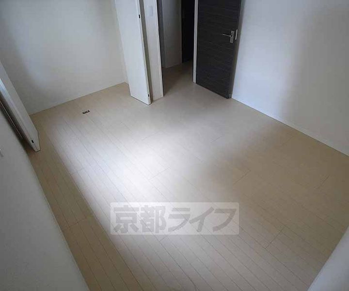 京都府京都市西京区桂久方町の賃貸アパートの居間