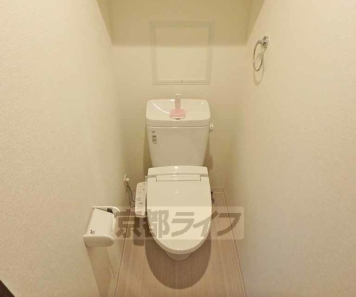 京都府京都市西京区桂河田町の賃貸マンションの内装