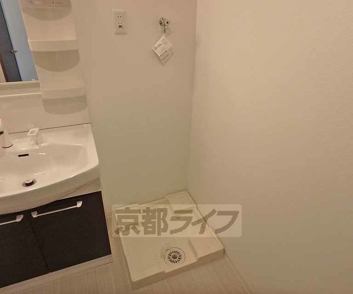 京都府京都市西京区桂河田町の賃貸マンションの内装