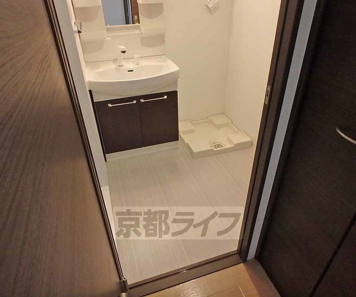 京都府京都市西京区桂河田町の賃貸マンションの内装