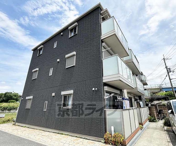 京都府乙訓郡大山崎町円明寺下金蔵の賃貸マンションの外観