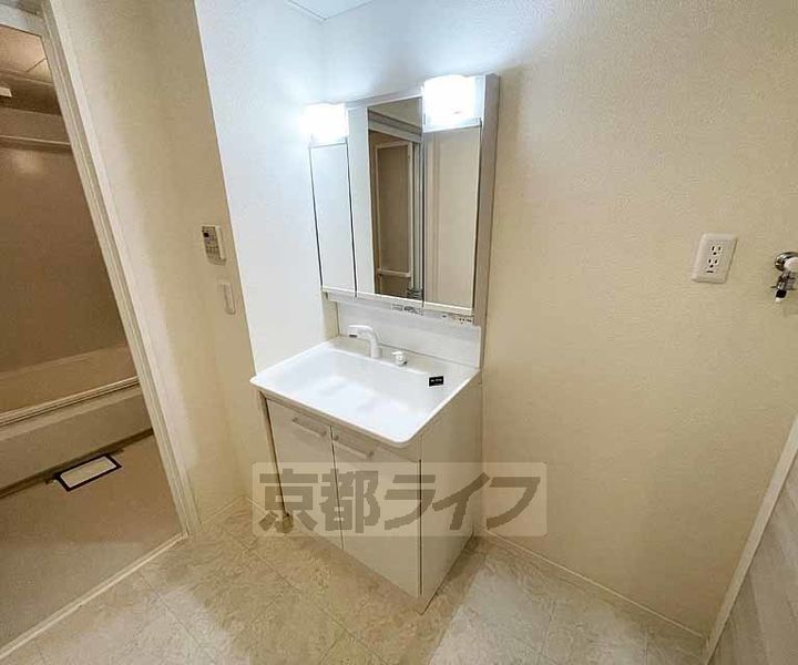 京都府乙訓郡大山崎町円明寺下金蔵の賃貸マンションの内装