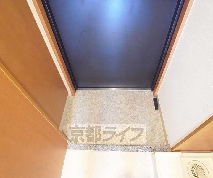 グリシーヌ京都西院503の玄関