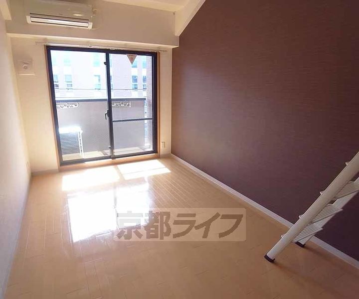 グリシーヌ京都西院503の居間