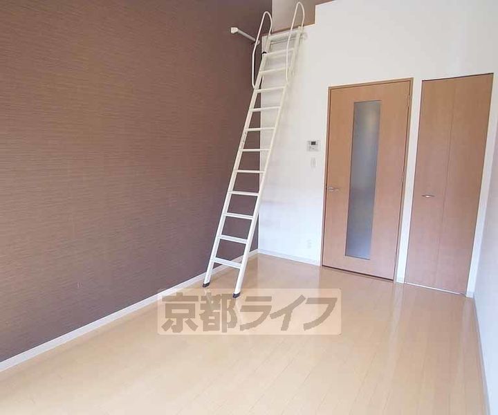 グリシーヌ京都西院503の居間