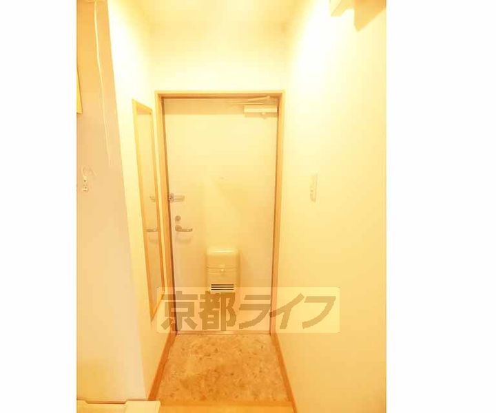 ブライトハイムC棟の玄関