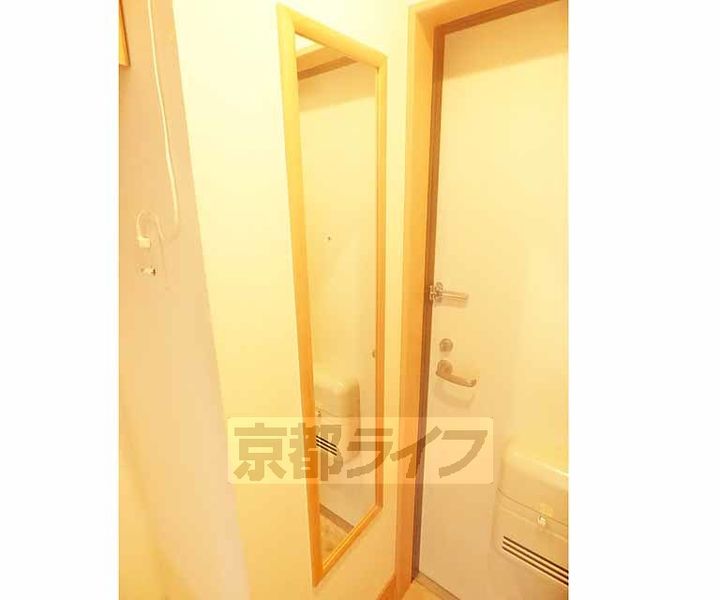 ブライトハイムC棟の玄関