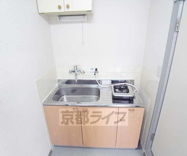 京都府京都市中京区西ノ京樋ノ口町の賃貸マンションのキッチン