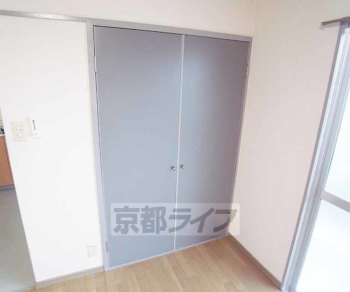 京都府京都市中京区西ノ京樋ノ口町の賃貸マンションの内装