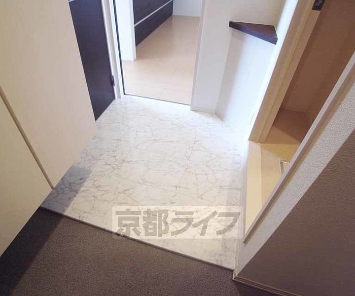 フェルミエ川政 Ⅰ・Ⅱの玄関