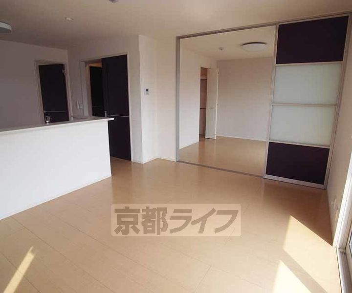 フェルミエ川政 Ⅰ・Ⅱの居間