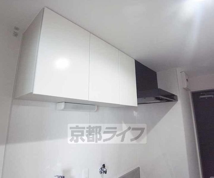 京都府京都市右京区梅津南広町の賃貸マンションのキッチン