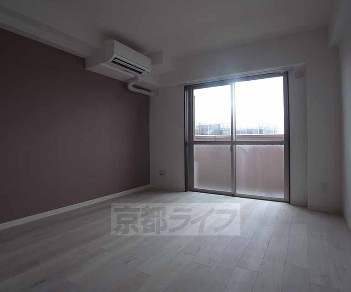 グランレブリー太秦天神川の居間