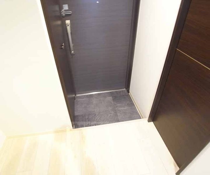 グランレブリー太秦天神川の玄関