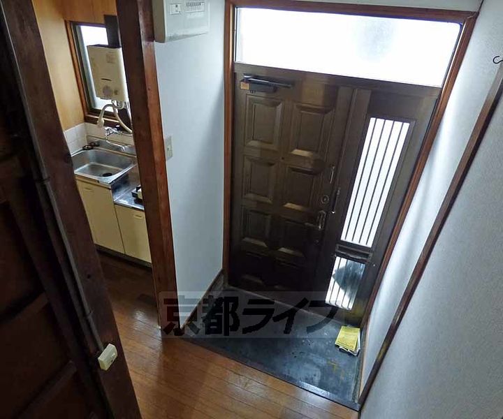京都府京都市右京区嵯峨野神ノ木町(一戸建)の賃貸物件Aの玄関