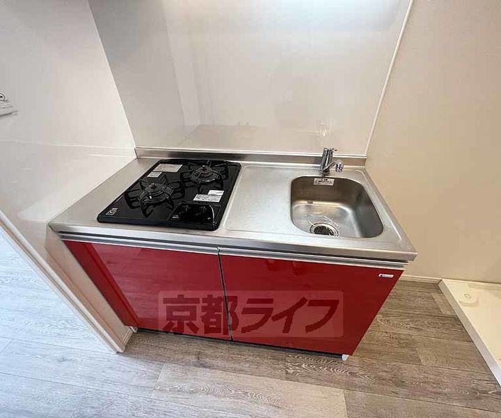 京都府京都市右京区西京極東大丸町の賃貸マンションのキッチン