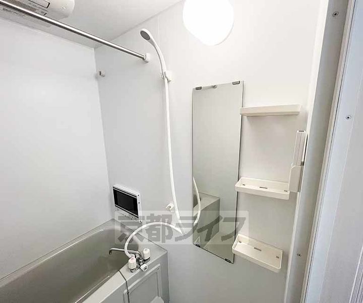 京都府京都市右京区西京極東大丸町の賃貸マンションの風呂