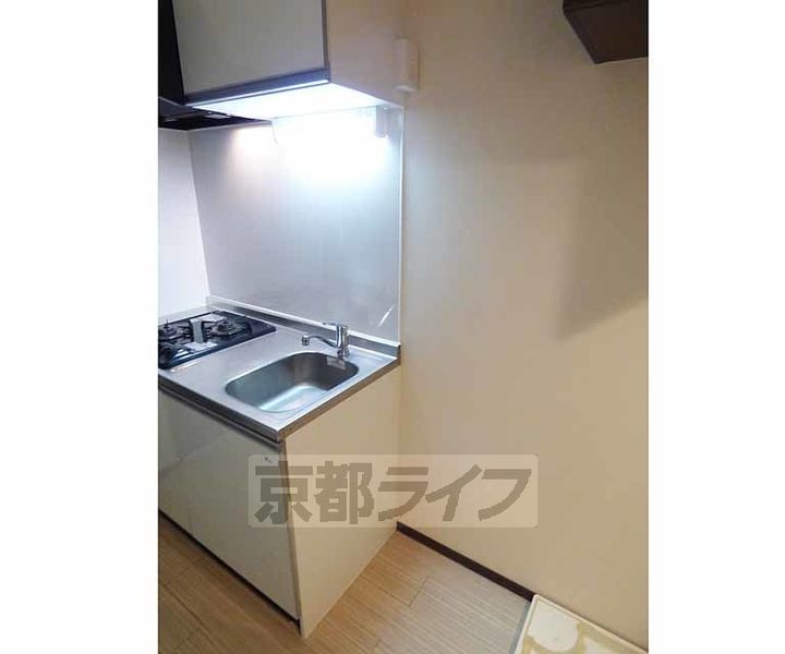 ディアネス西院302のキッチン