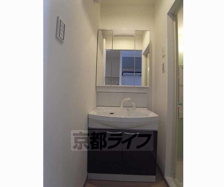 京都府京都市右京区西院西貝川町の賃貸マンションの内装