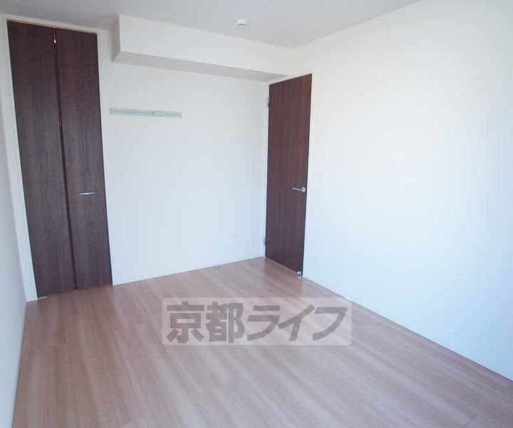 京都府京都市右京区嵯峨広沢池下町の賃貸アパートの居間