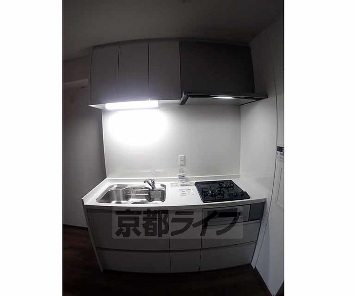 京都府京都市右京区常盤草木町の賃貸アパートのキッチン