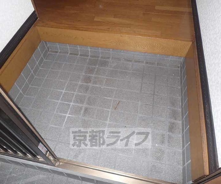 シャローム石田の玄関