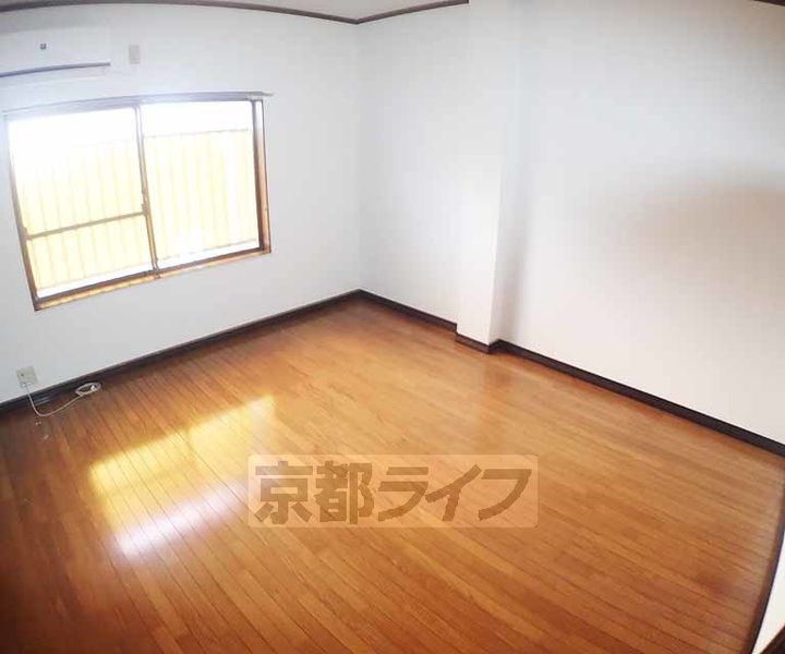 シャローム石田の居間