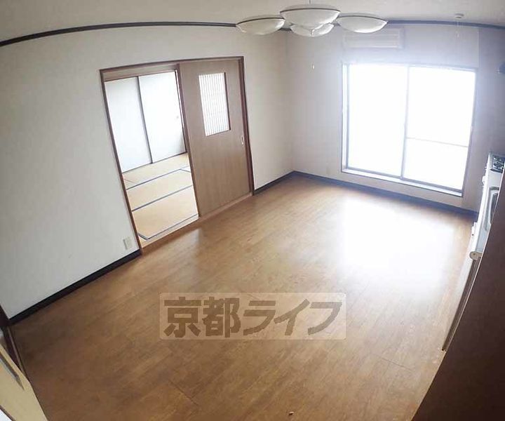 シャローム石田の居間