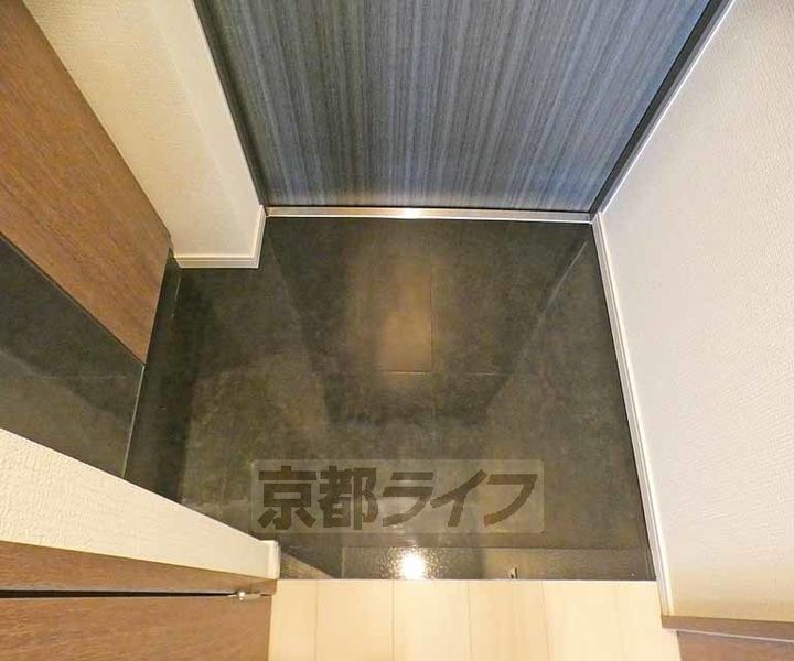京都府京都市右京区西院安塚町の賃貸マンションの玄関