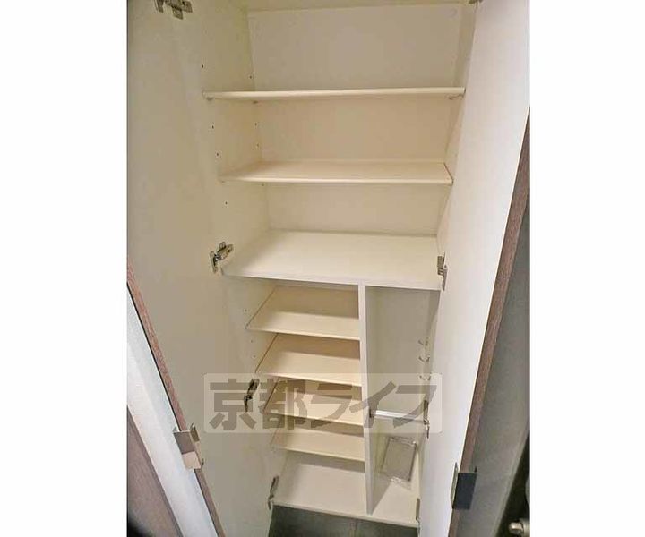 京都府京都市右京区西院安塚町の賃貸マンションの玄関