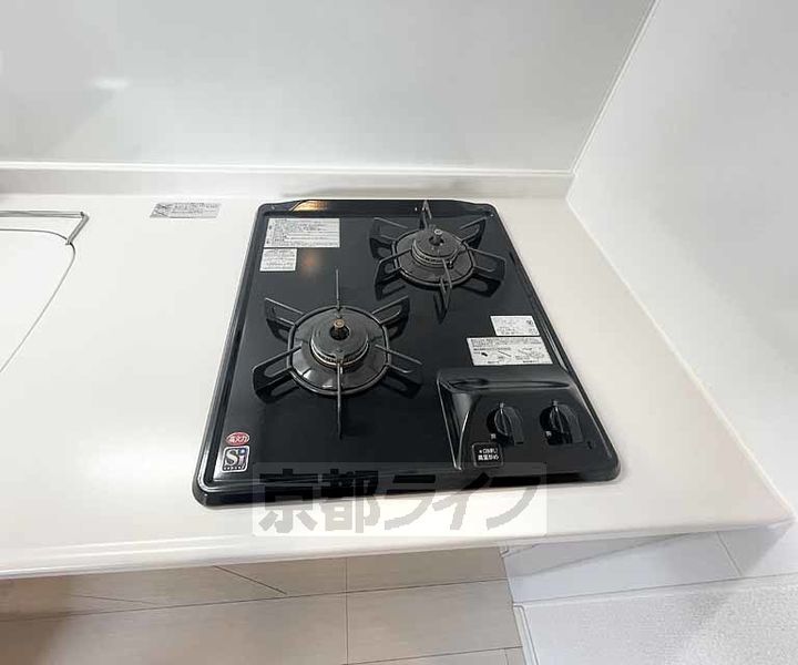 京都府京都市下京区西七条北月読町の賃貸マンションのキッチン