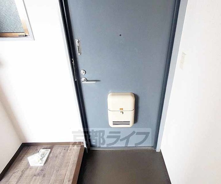 パイングローブ高辻の玄関