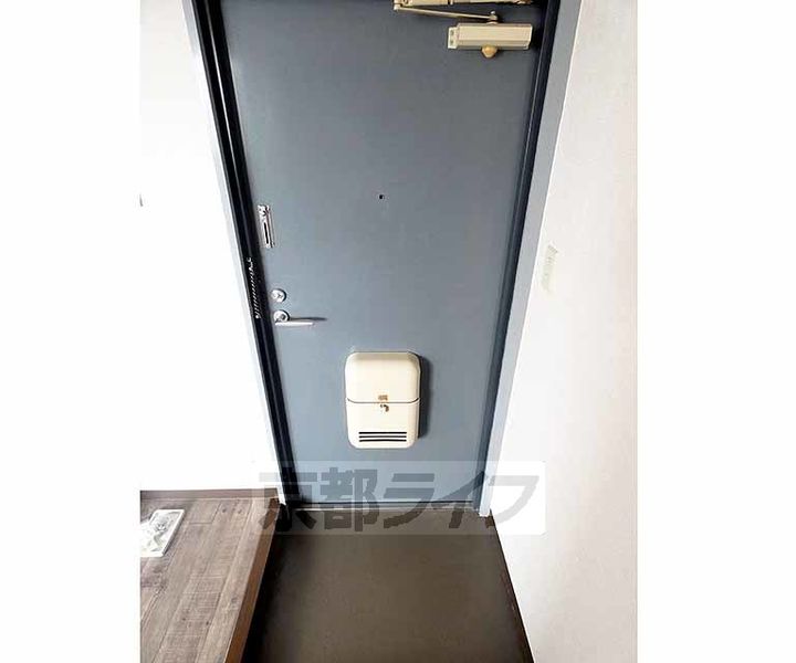 パイングローブ高辻の玄関