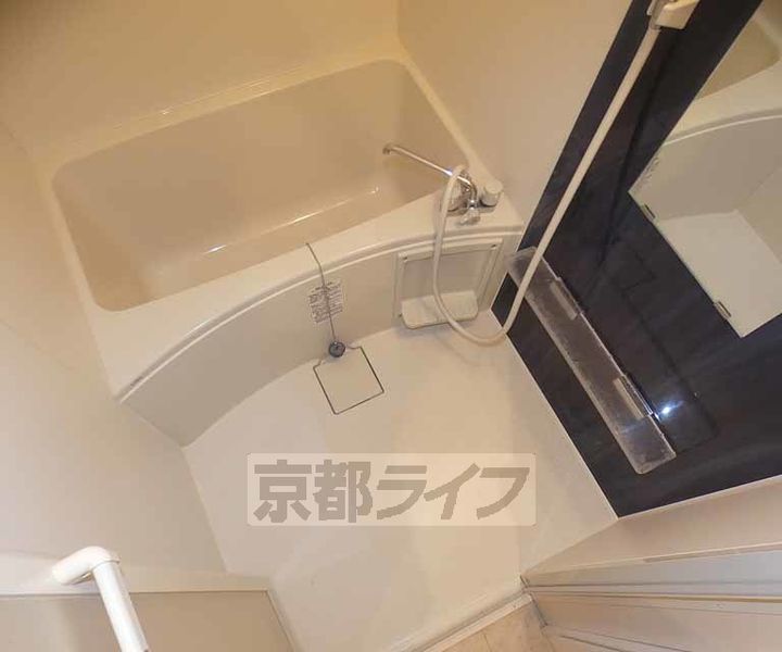 京都府京都市右京区西院六反田町の賃貸マンションの風呂