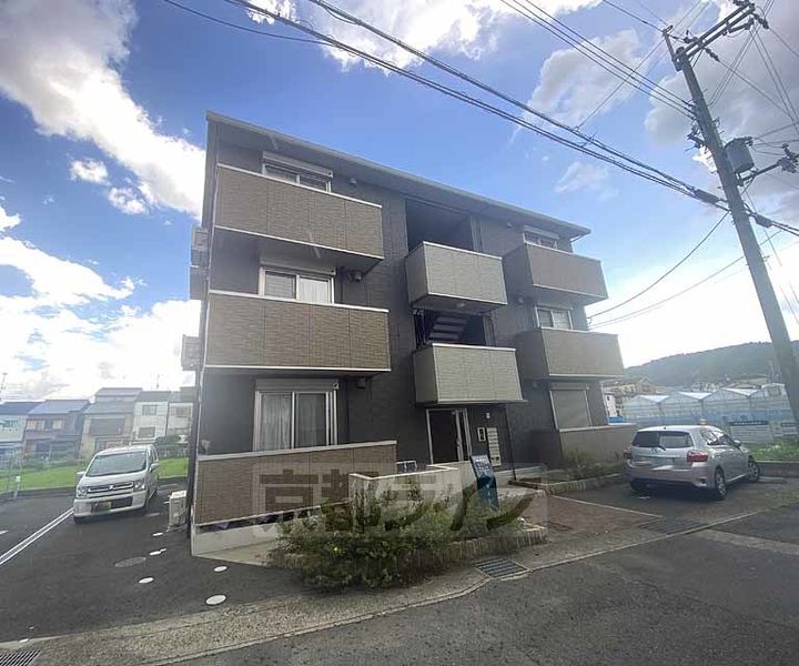 京都府京都市右京区嵯峨野投渕町の賃貸アパートの外観