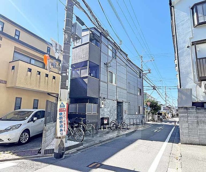 京都府京都市中京区壬生松原町の賃貸マンションの外観