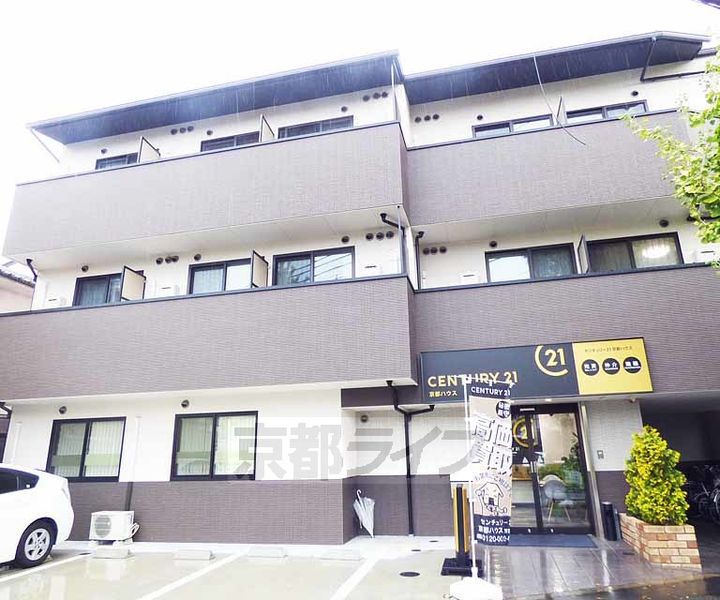 京都府京都市右京区西京極西川町の賃貸マンションの外観