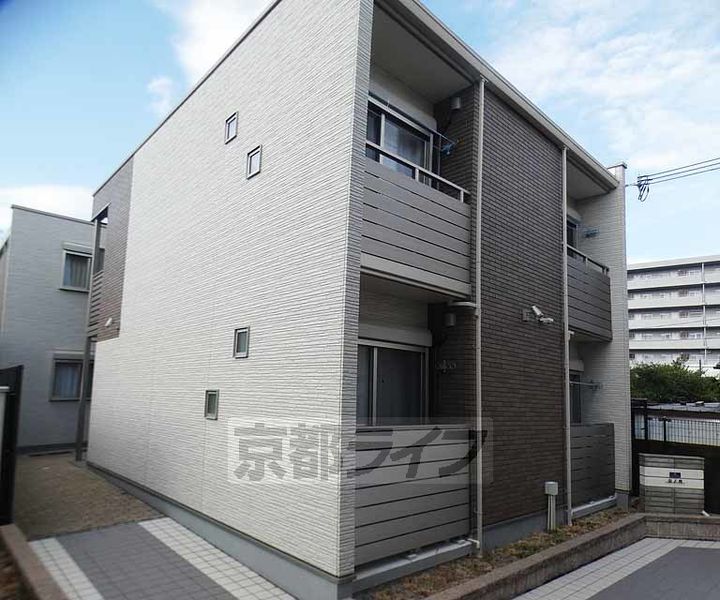 京都府京都市右京区山ノ内中畑町の賃貸アパートの外観