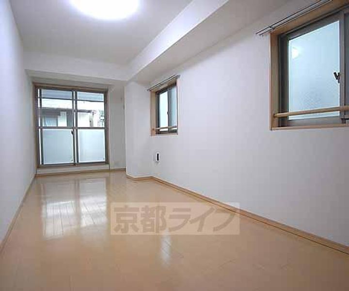 京都府京都市下京区神明町の賃貸マンションの居間