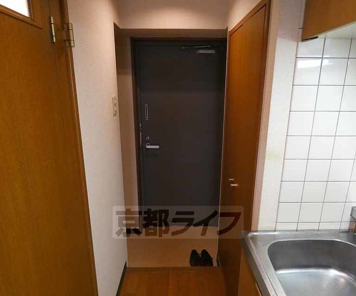 京都府京都市中京区砂金町の賃貸マンションの玄関