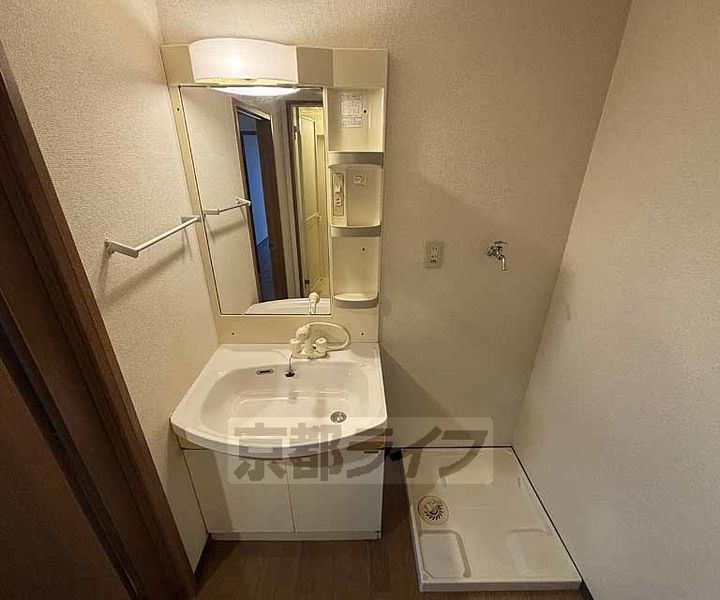 京都府京都市中京区車屋町通竹屋町上る砂金町の賃貸マンションの内装