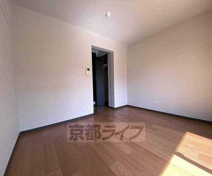 ジョバニ フォーリエ105の居間