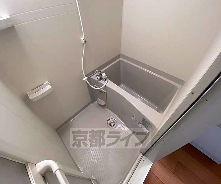 ジョバニ フォーリエ105の風呂